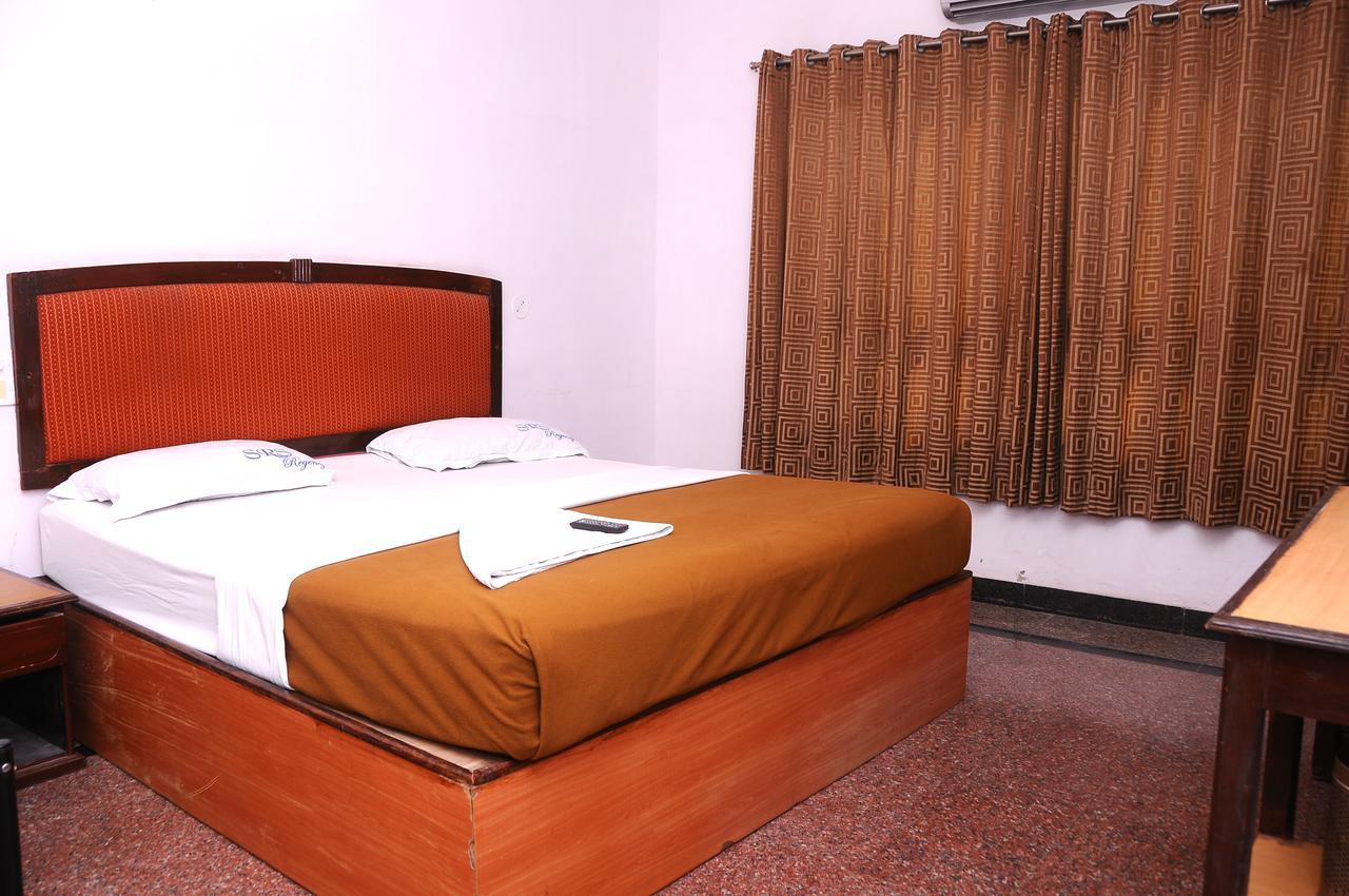 Srs Regency Hotel Anantapur Eksteriør bilde